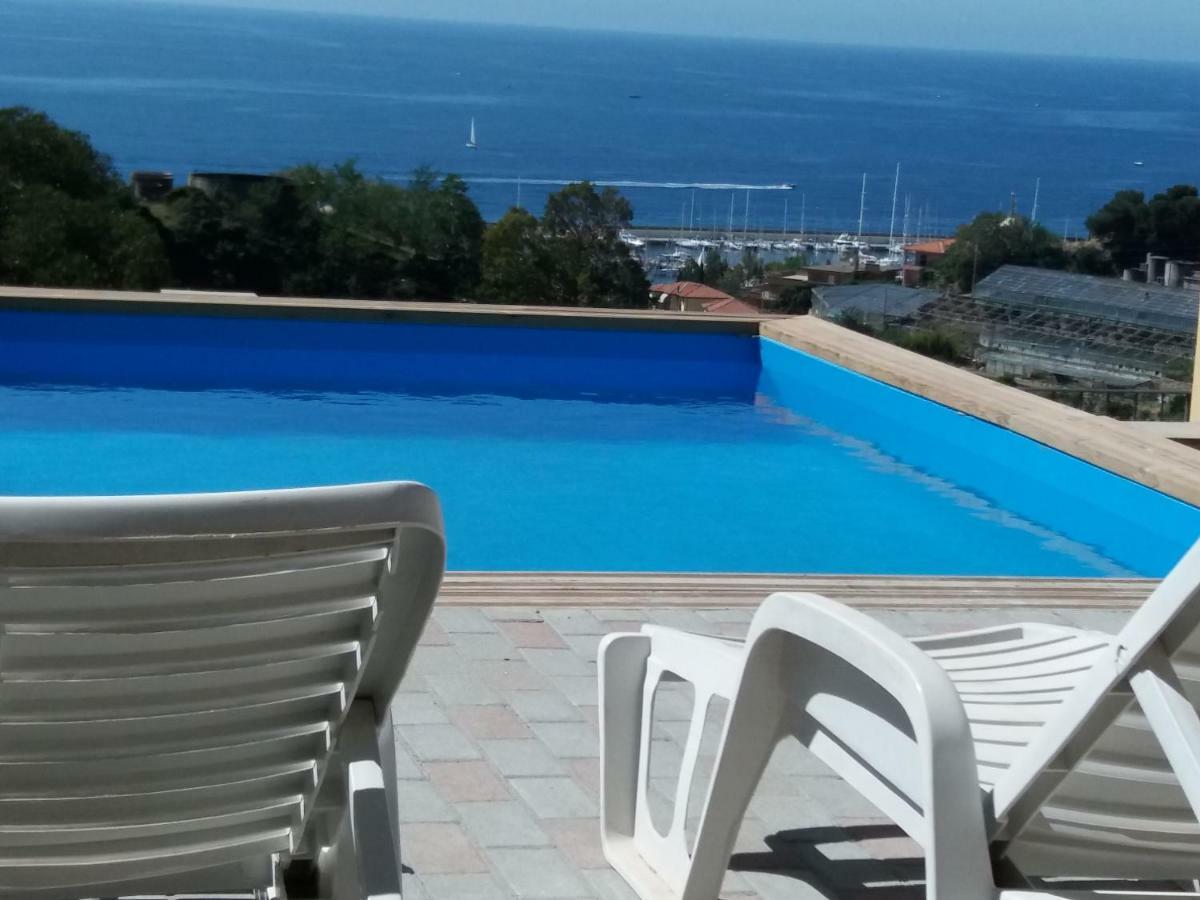 Villa Del Mare Ligure Elvezia Santo Stefano al Mare Bagian luar foto