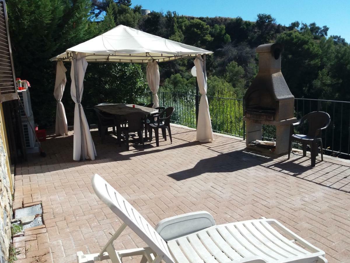 Villa Del Mare Ligure Elvezia Santo Stefano al Mare Bagian luar foto